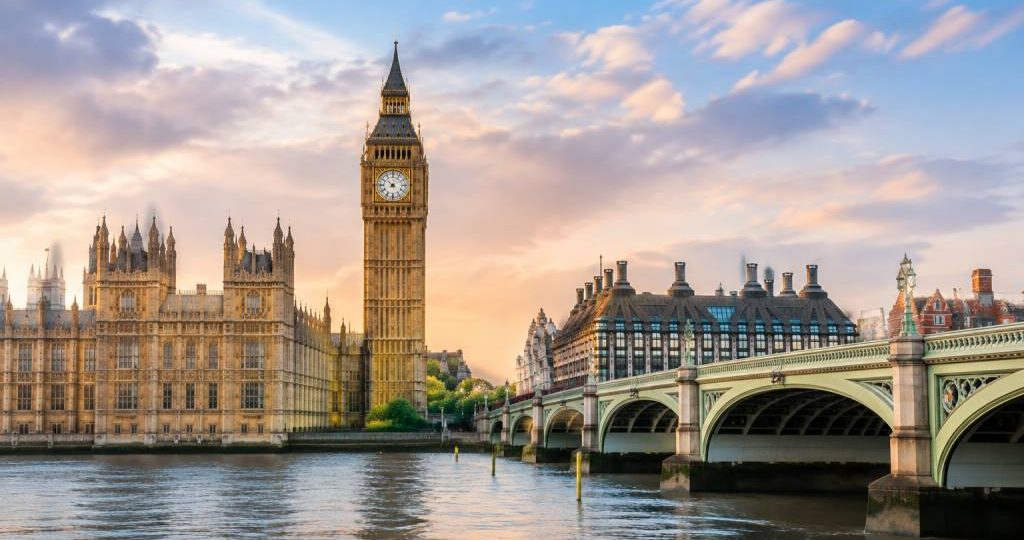 Temps de vol Lyon Londres : vols directs, aéroports et options les moins chères
